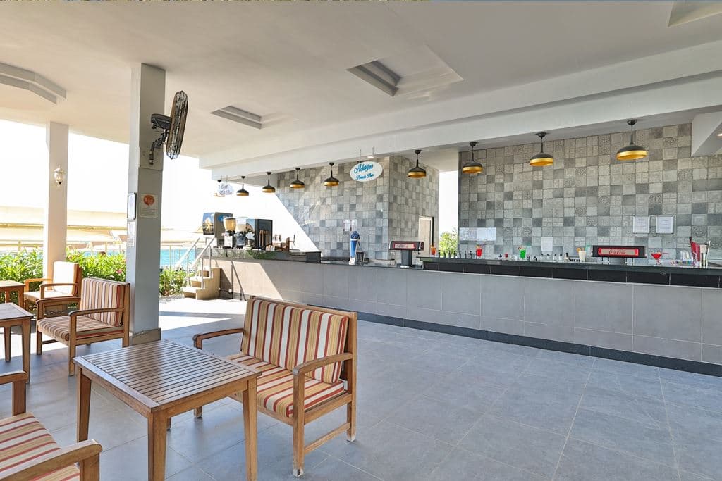 bars-adagio-beach-bar