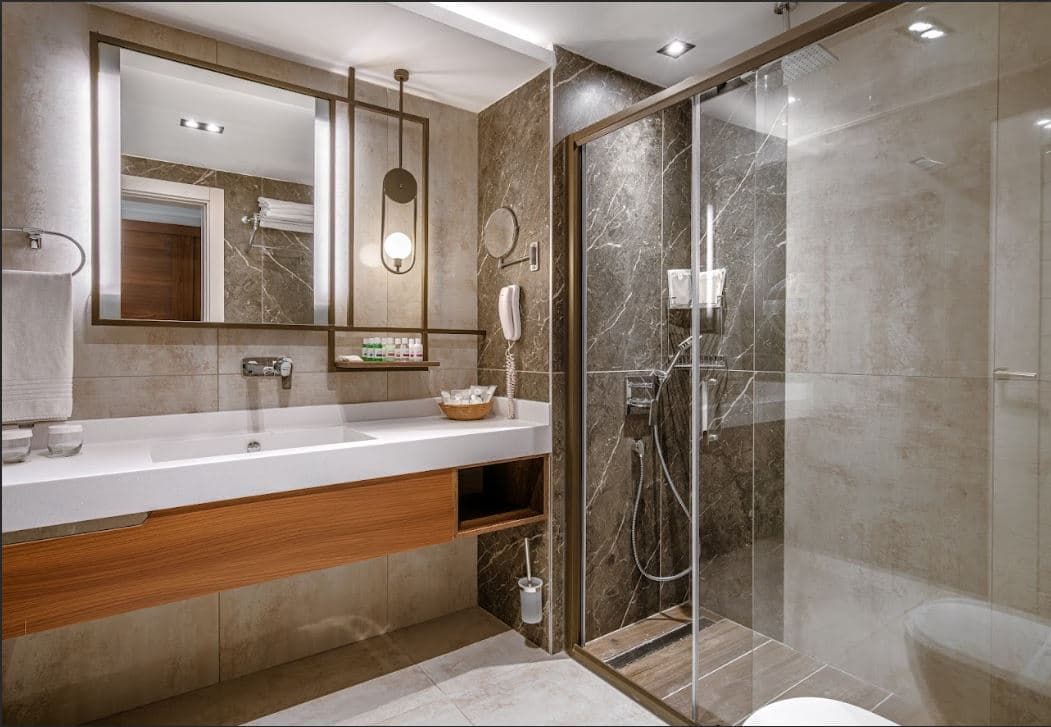 rooms-family-room-land-view