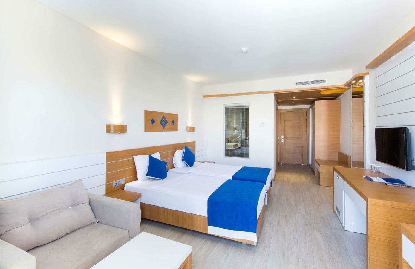 rooms-hotel-room