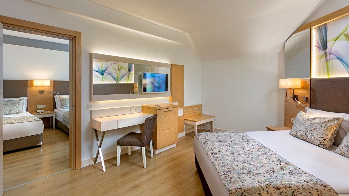 rooms-family-room