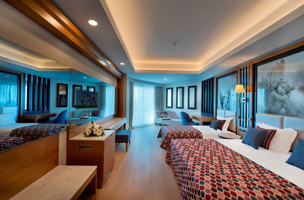 rooms-standard-coral-room-land-view