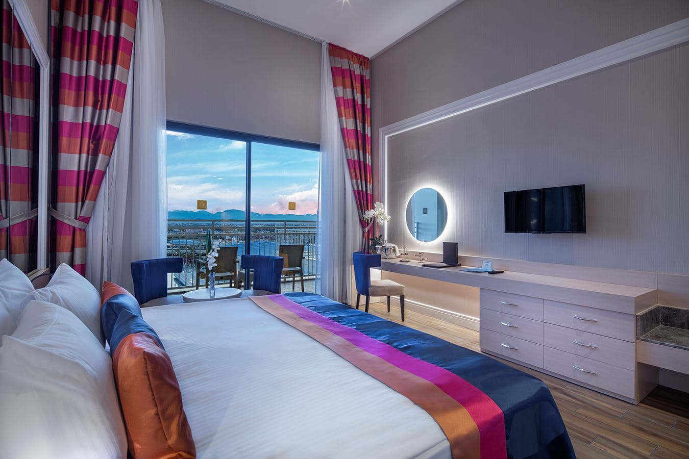 rooms-wonderland-family-pool-deluxe