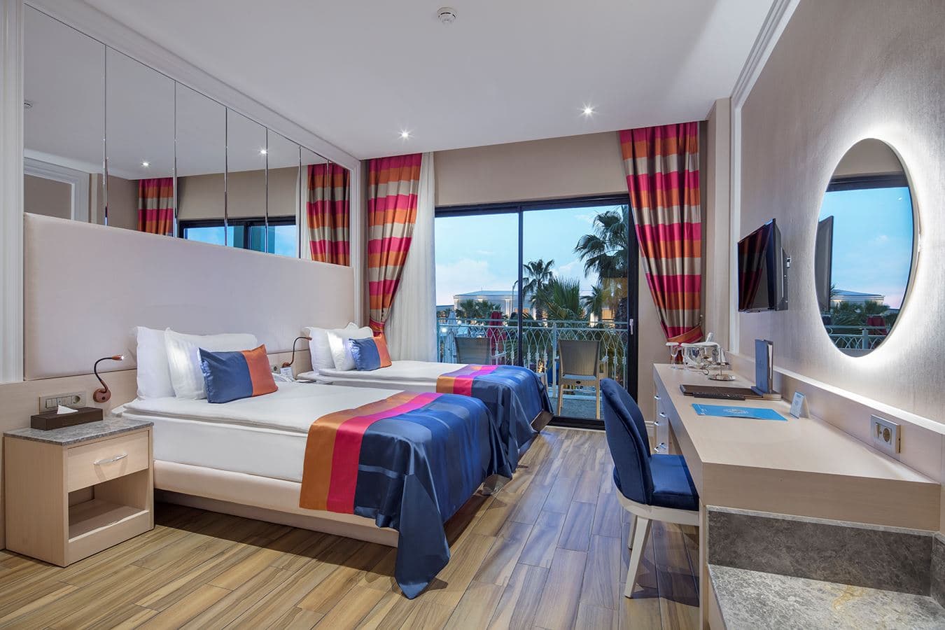 rooms-wonderland-standard-room-pool-view
