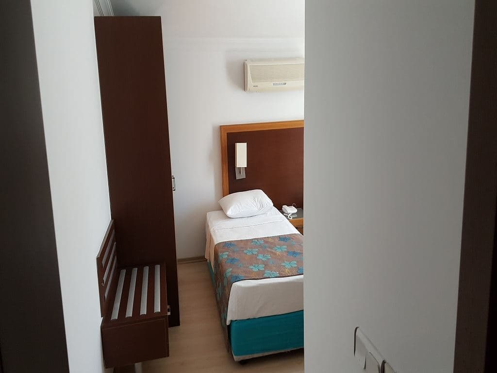rooms-economy-room