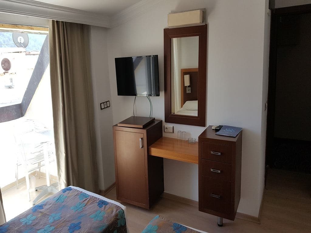 rooms-economy-room