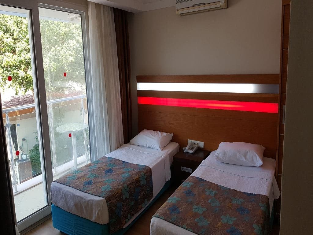 rooms-economy-room