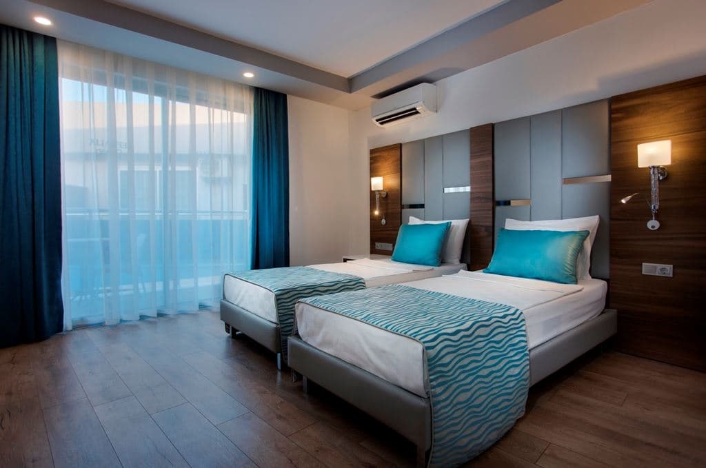 rooms-swim-up-2-rooms