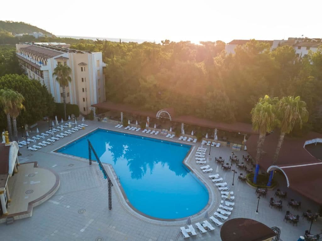 pools-outdoor-pool