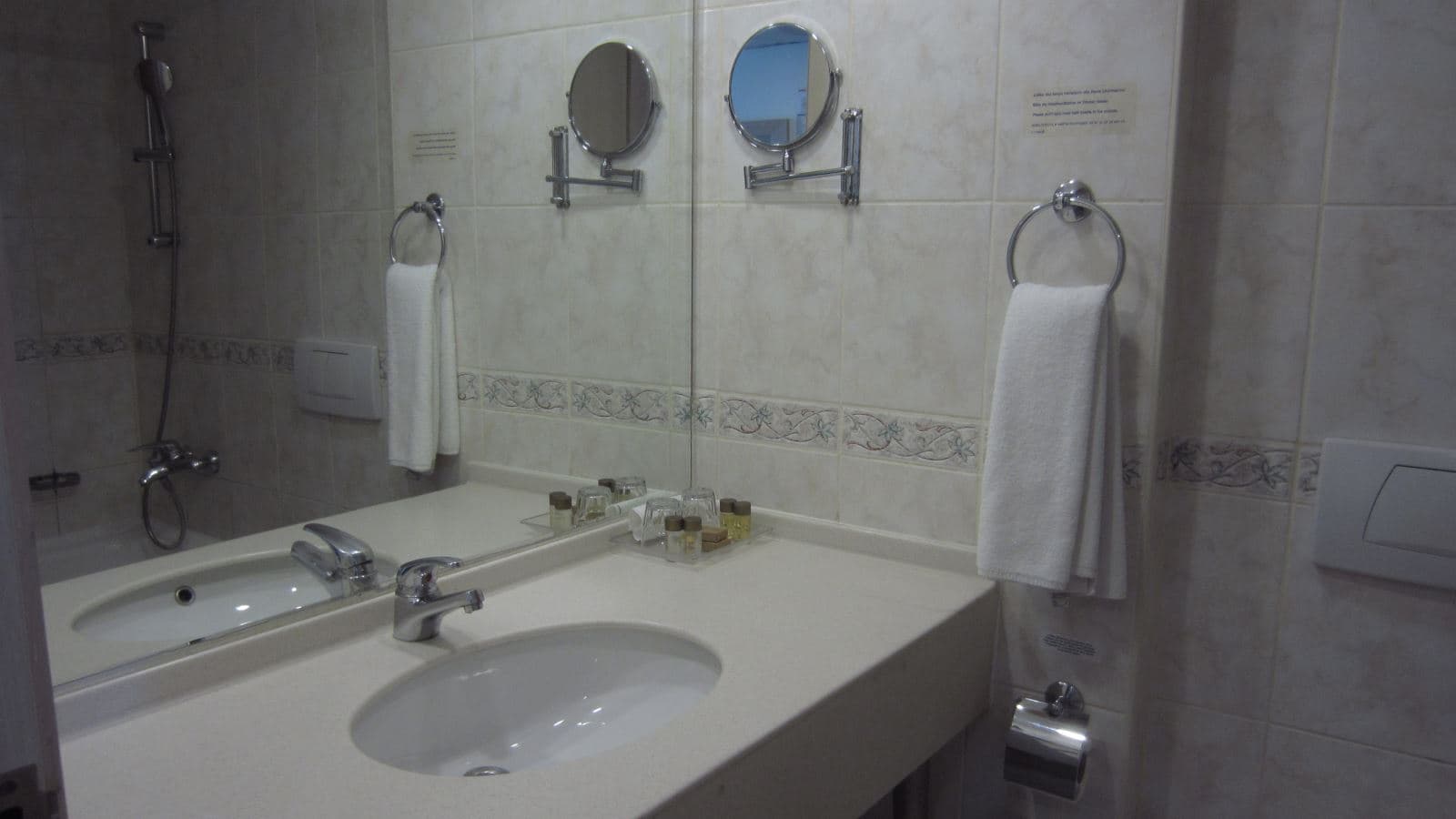 rooms-standard-room