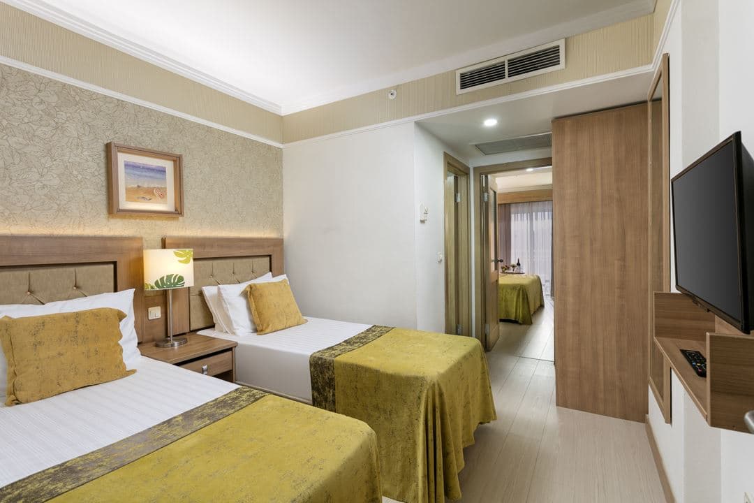 rooms-family-room