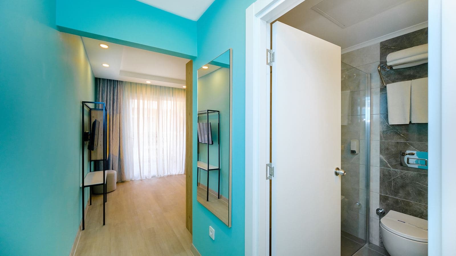 rooms-superior-room