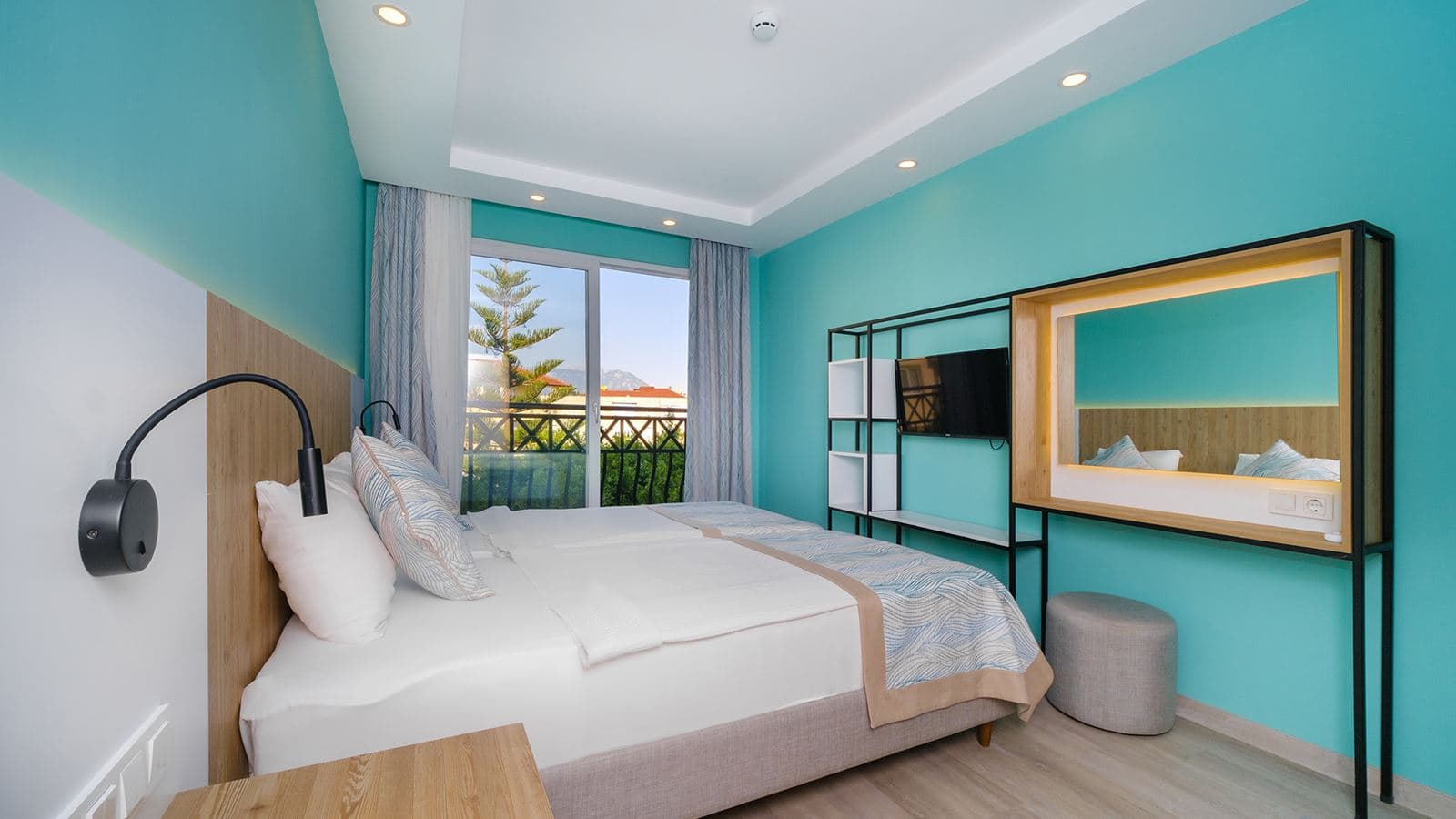 rooms-superior-room