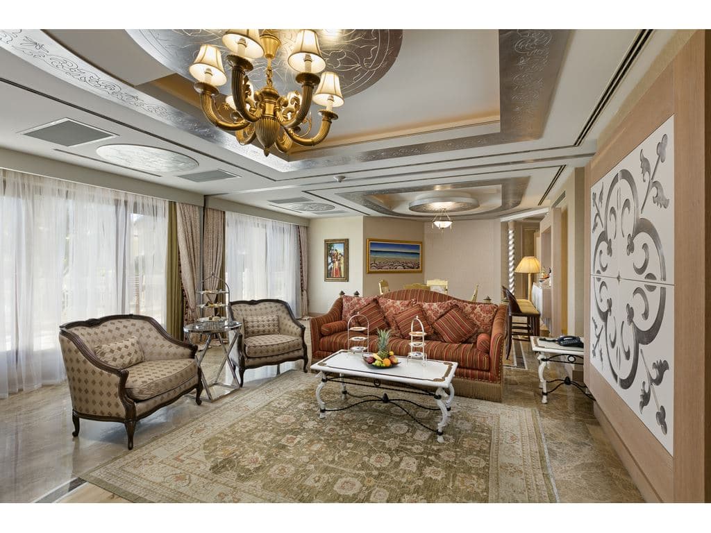 rooms-lake-house