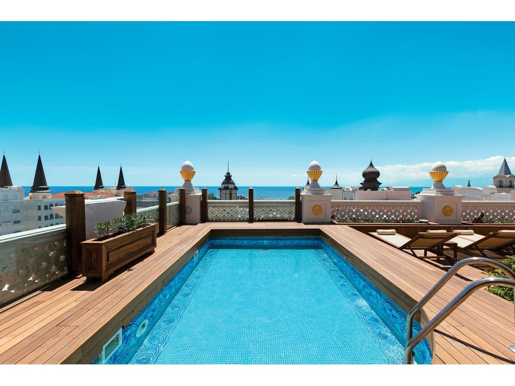 rooms-king-suite