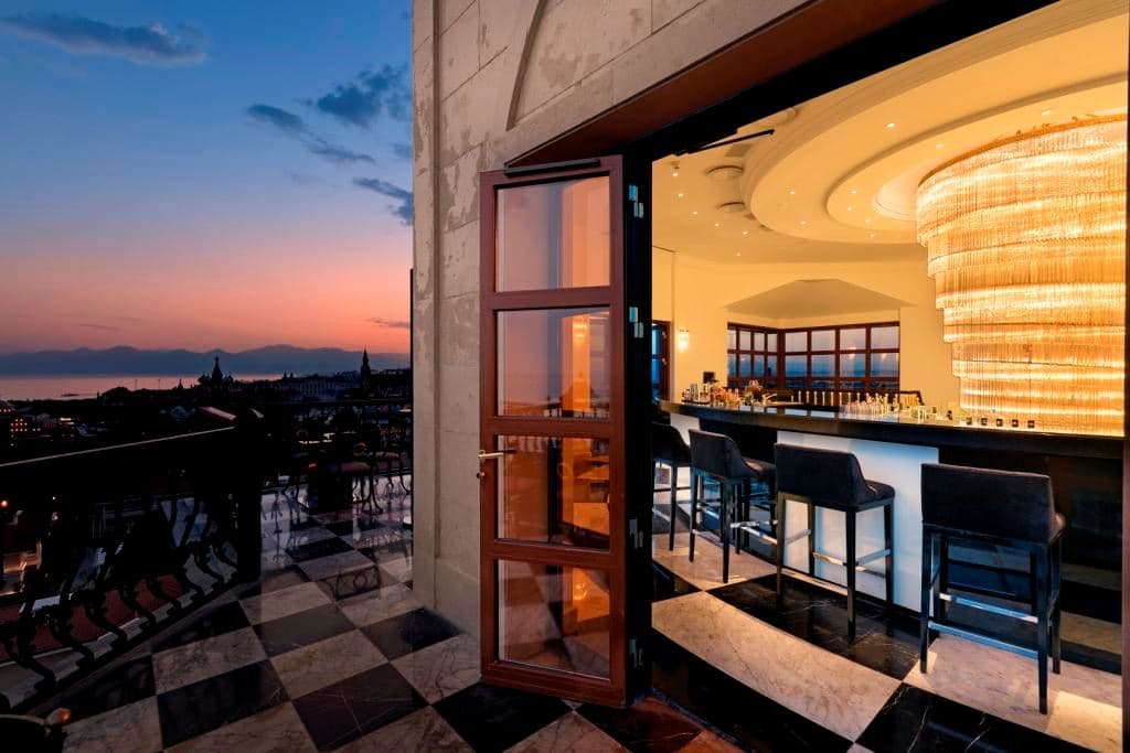 bars-tower-roof-bar