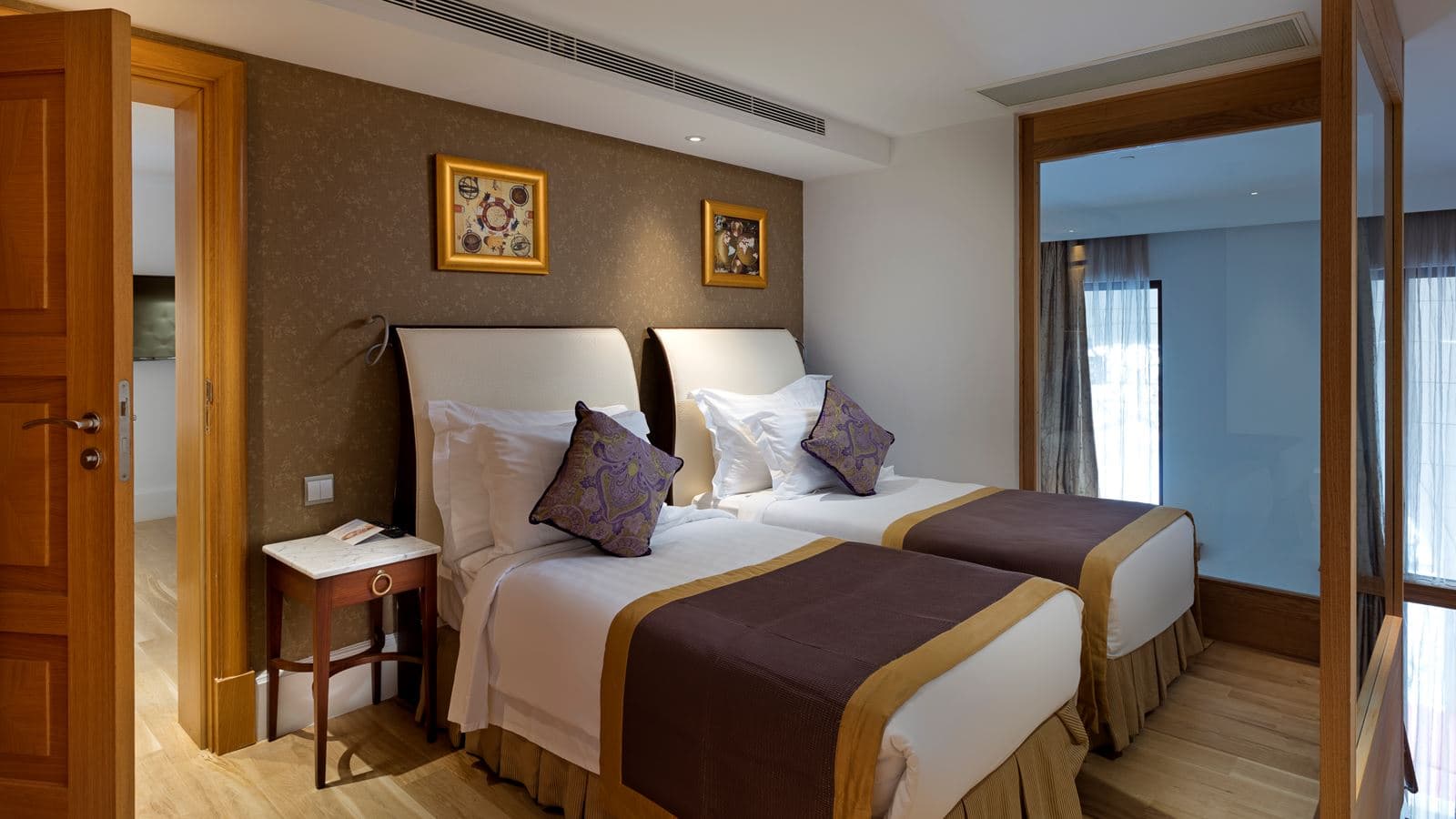 rooms-premium-pool-duplex-suite-with-swim-up