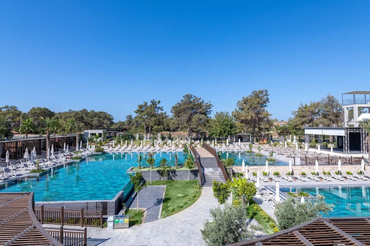 pools-outdoor-pool