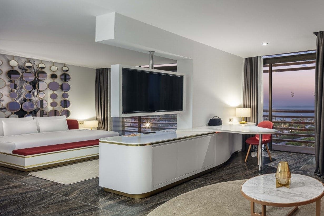 rooms-deluxe-suite