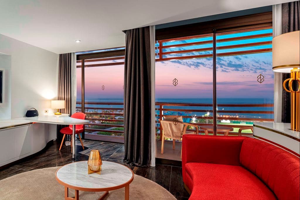 rooms-deluxe-suite