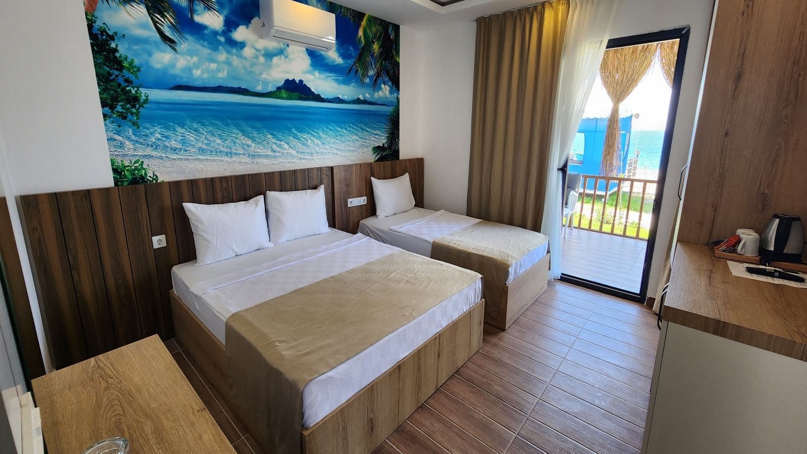 rooms-swimup-suite