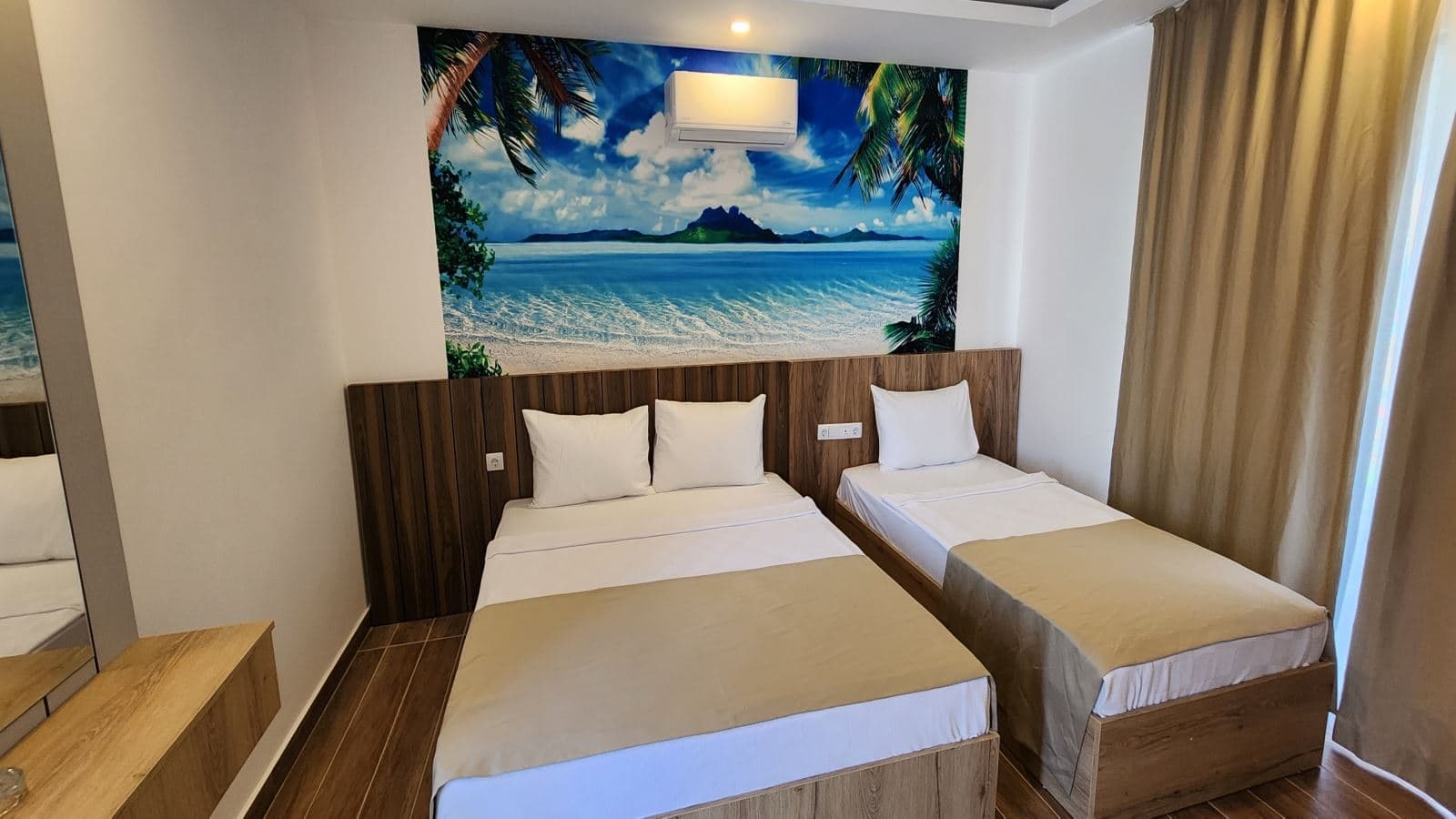 rooms-swimup-suite