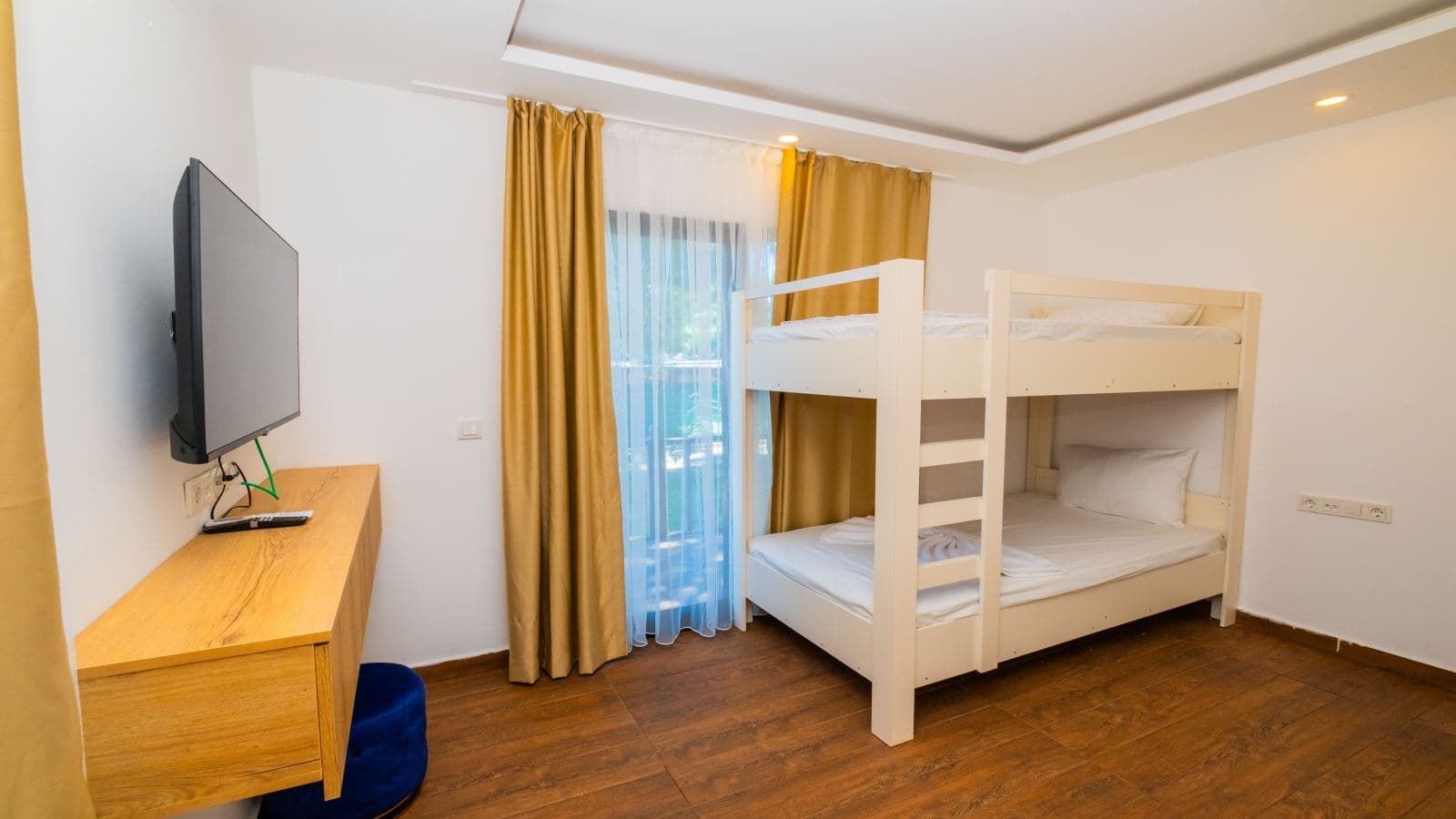 rooms-swimup-suite