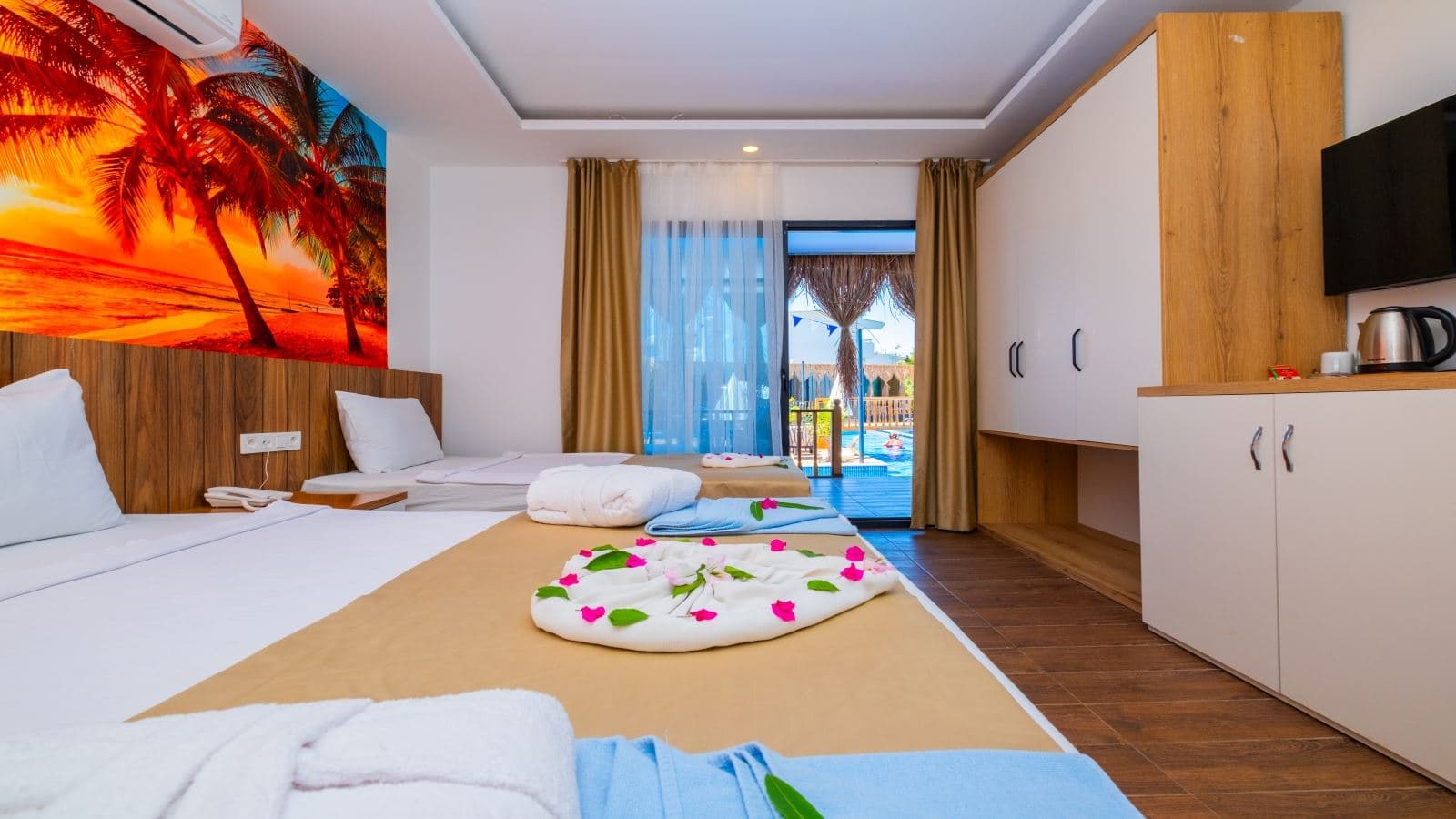 rooms-swimup-suite