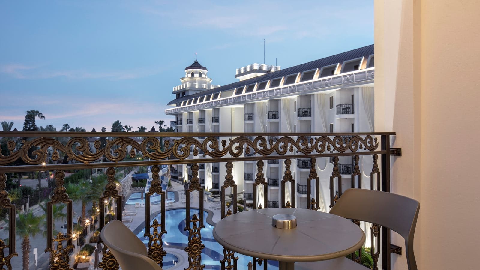 rooms-deluxe-standard-side-sea-view