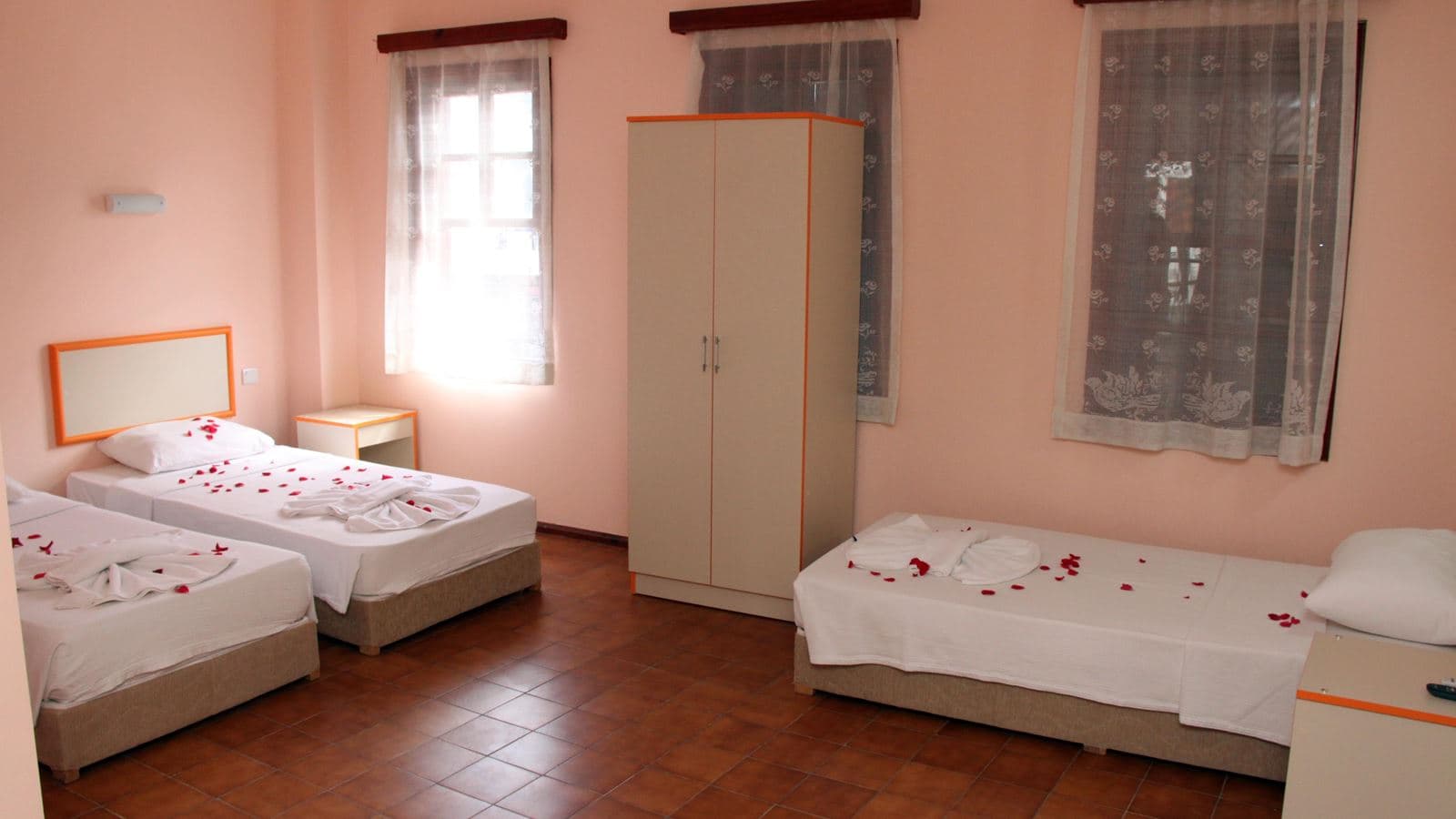 rooms-standard-room
