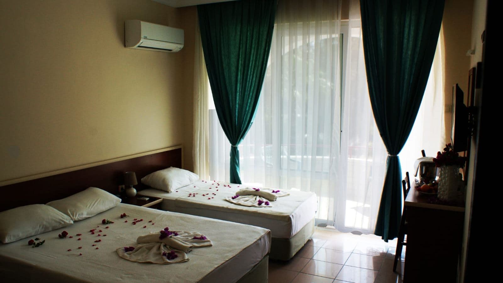 rooms-standard-room