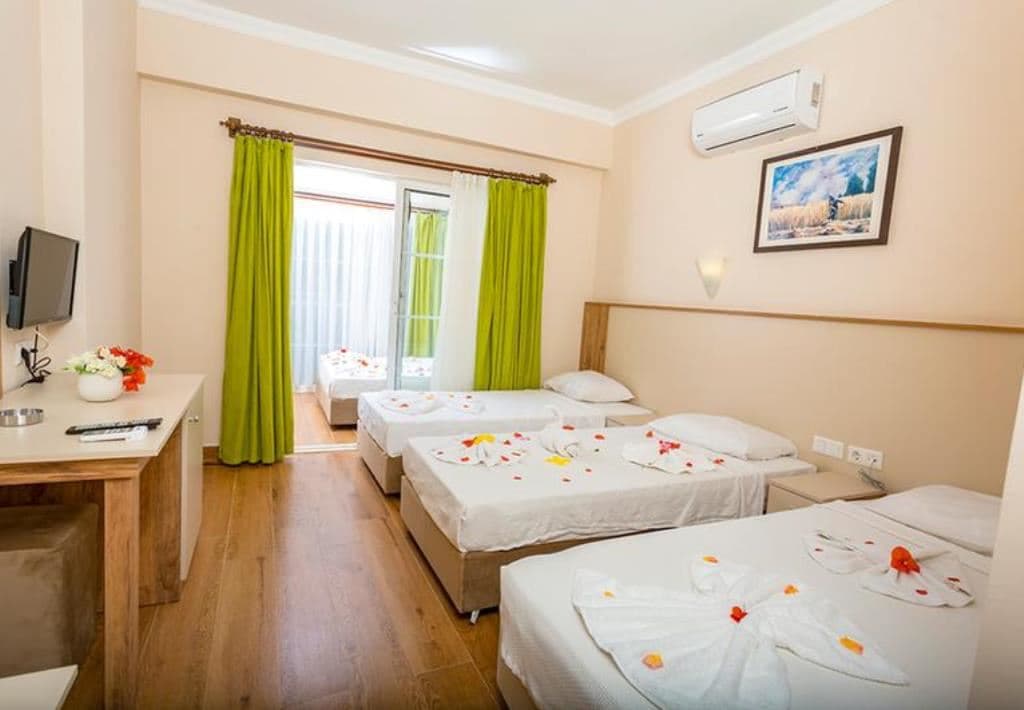 rooms-familiy-room