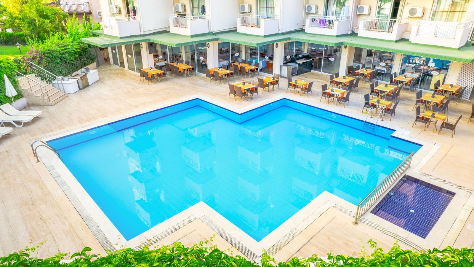 pools-outdoor-pool