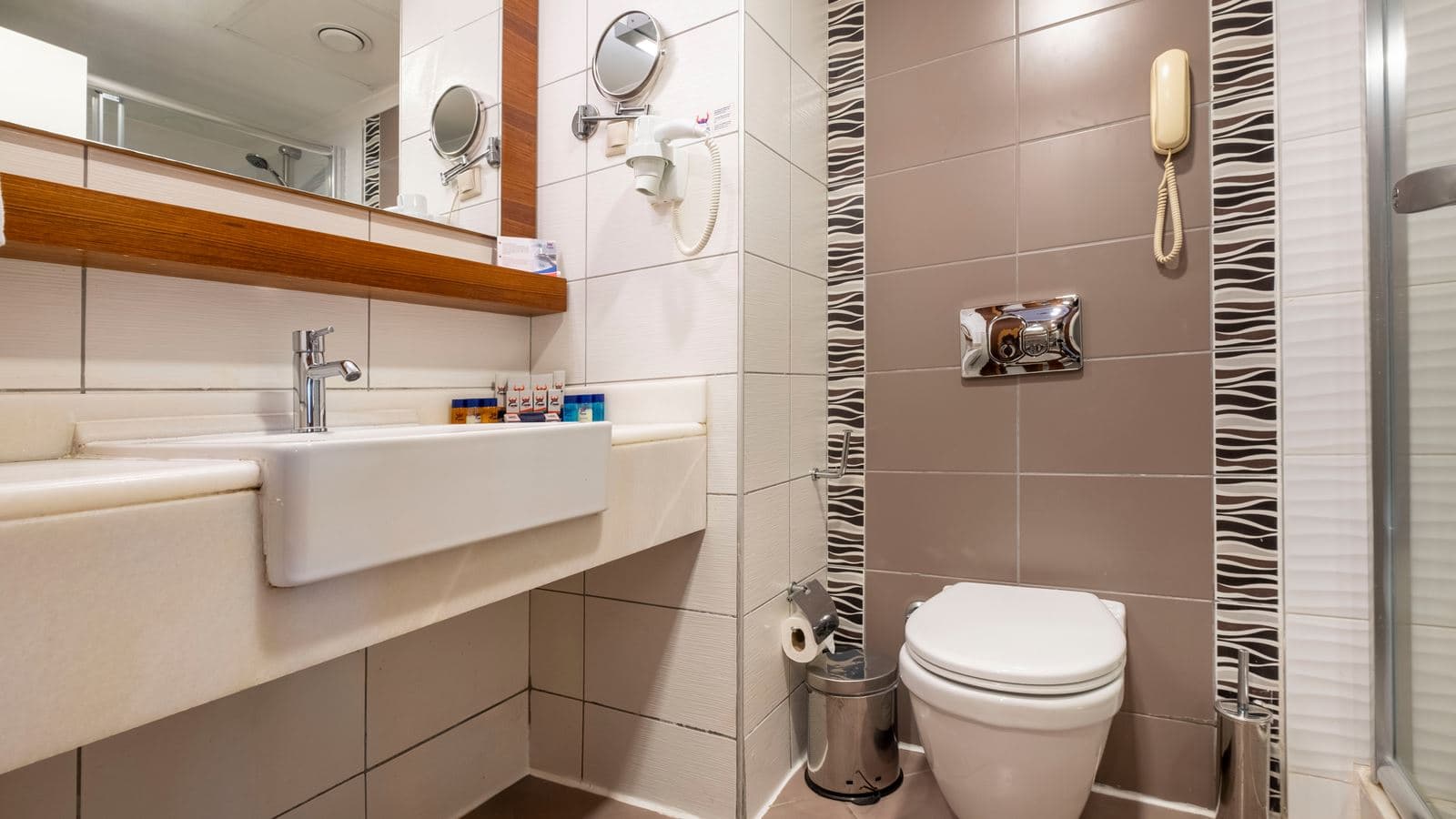 rooms-standard-room