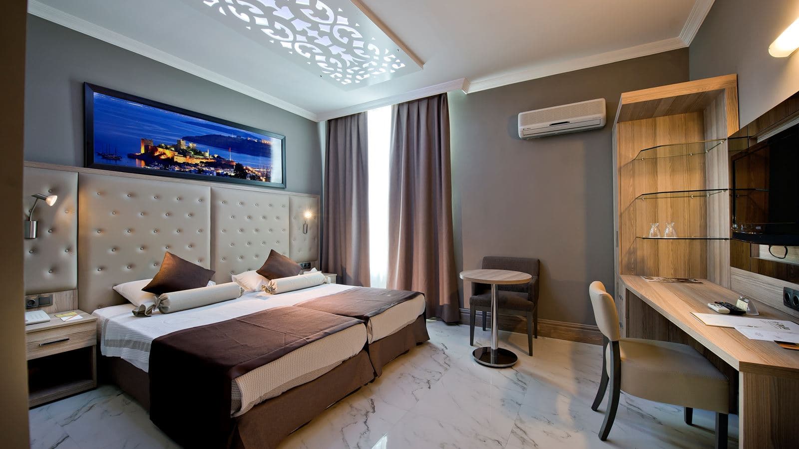 rooms-guest-room-land-view