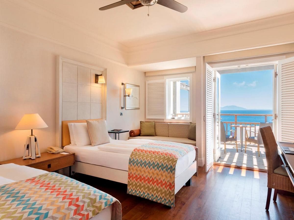 rooms-deluxe-room