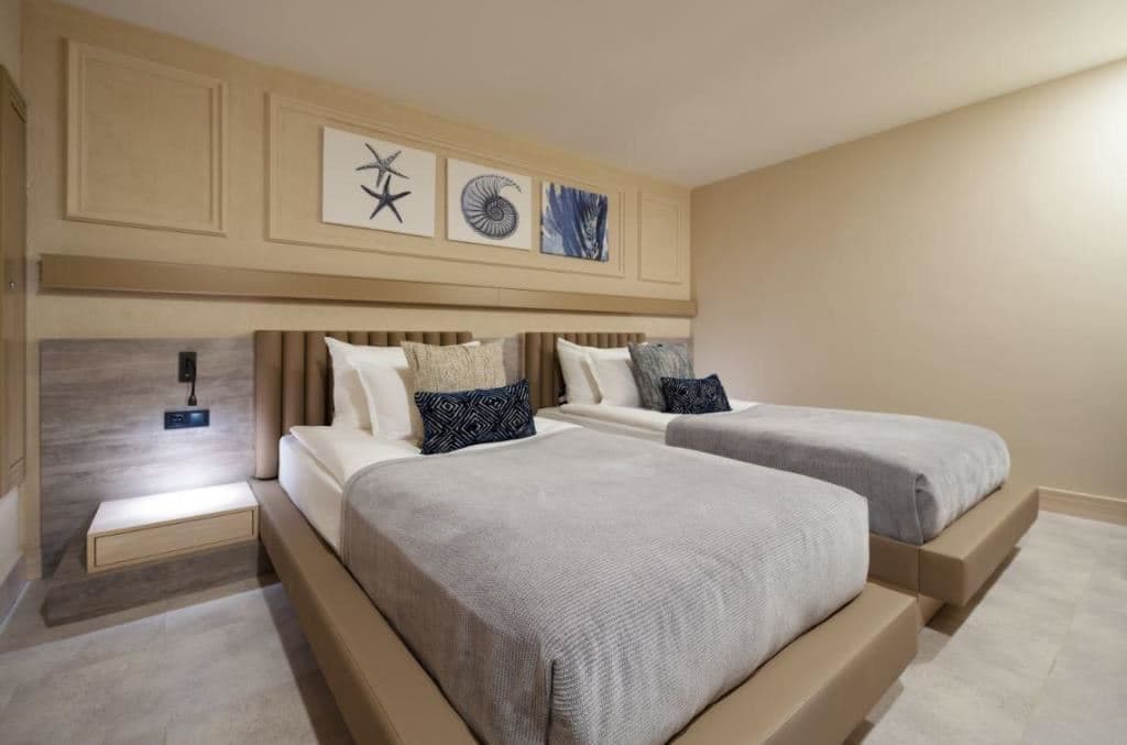 rooms-family-room