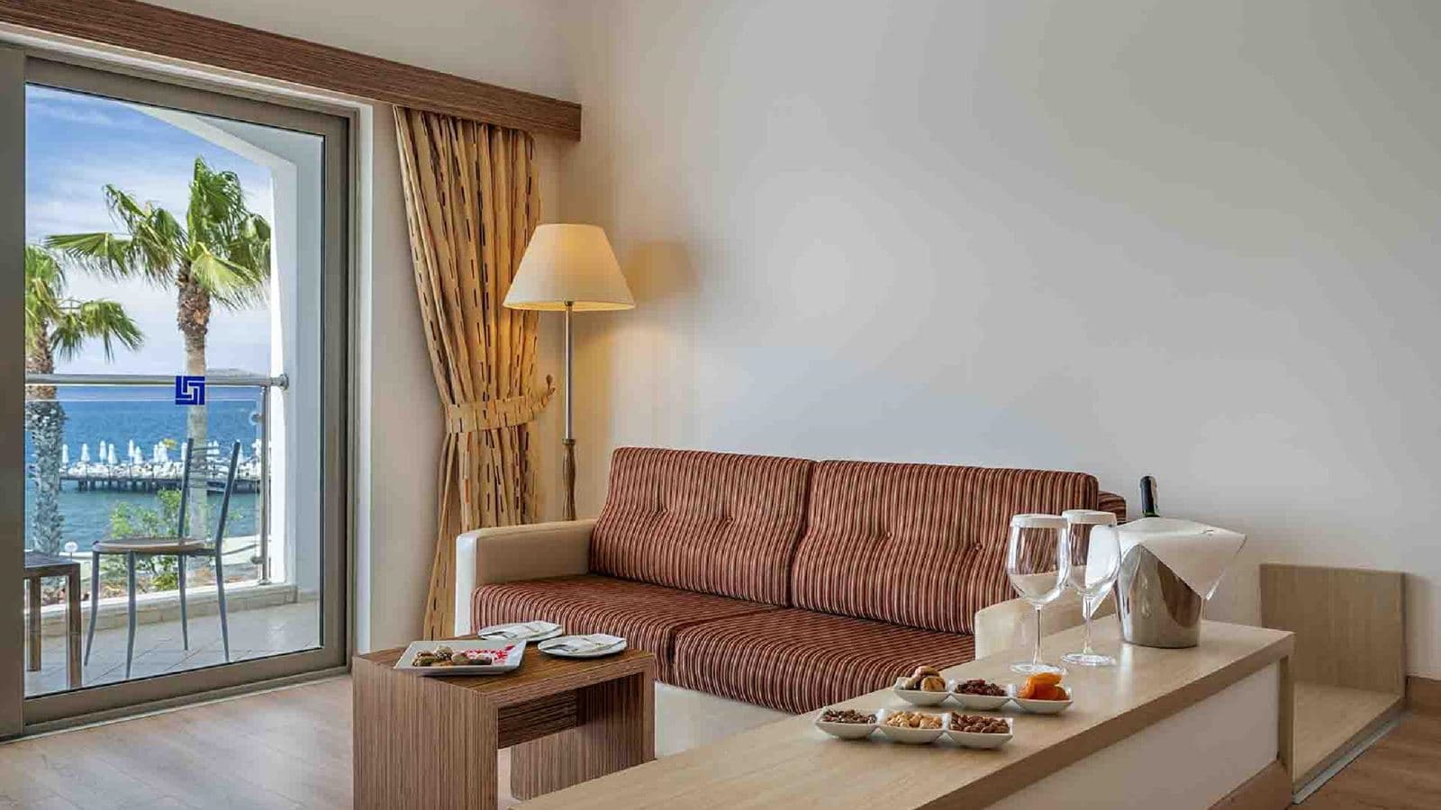 rooms-standard-room-sea-view
