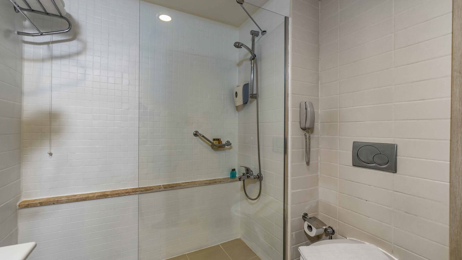rooms-superior-room