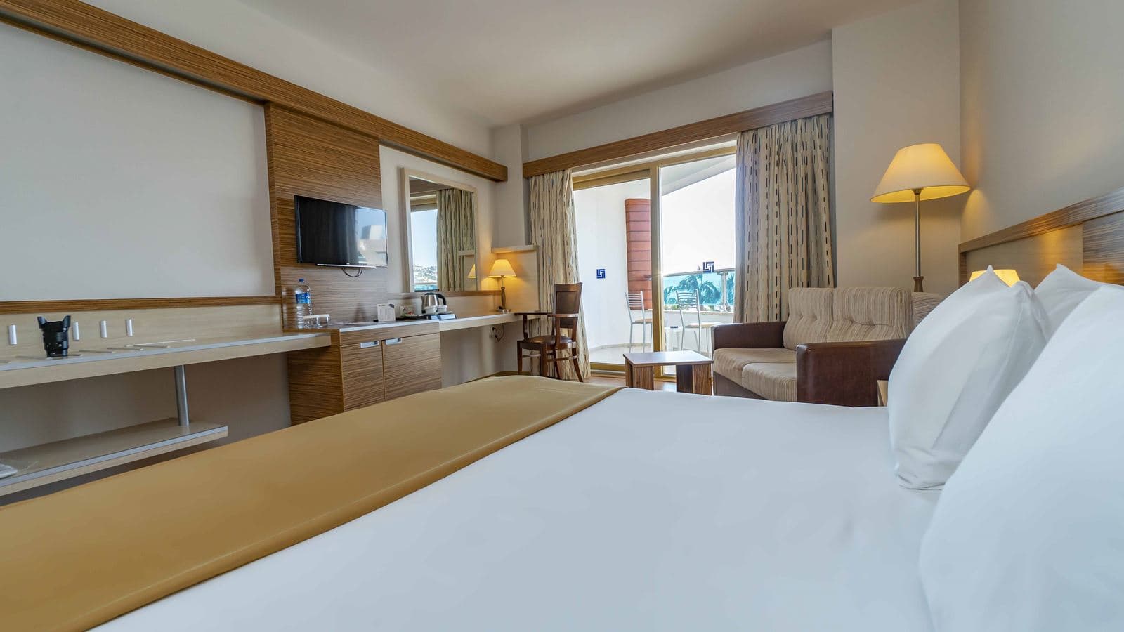 rooms-superior-room