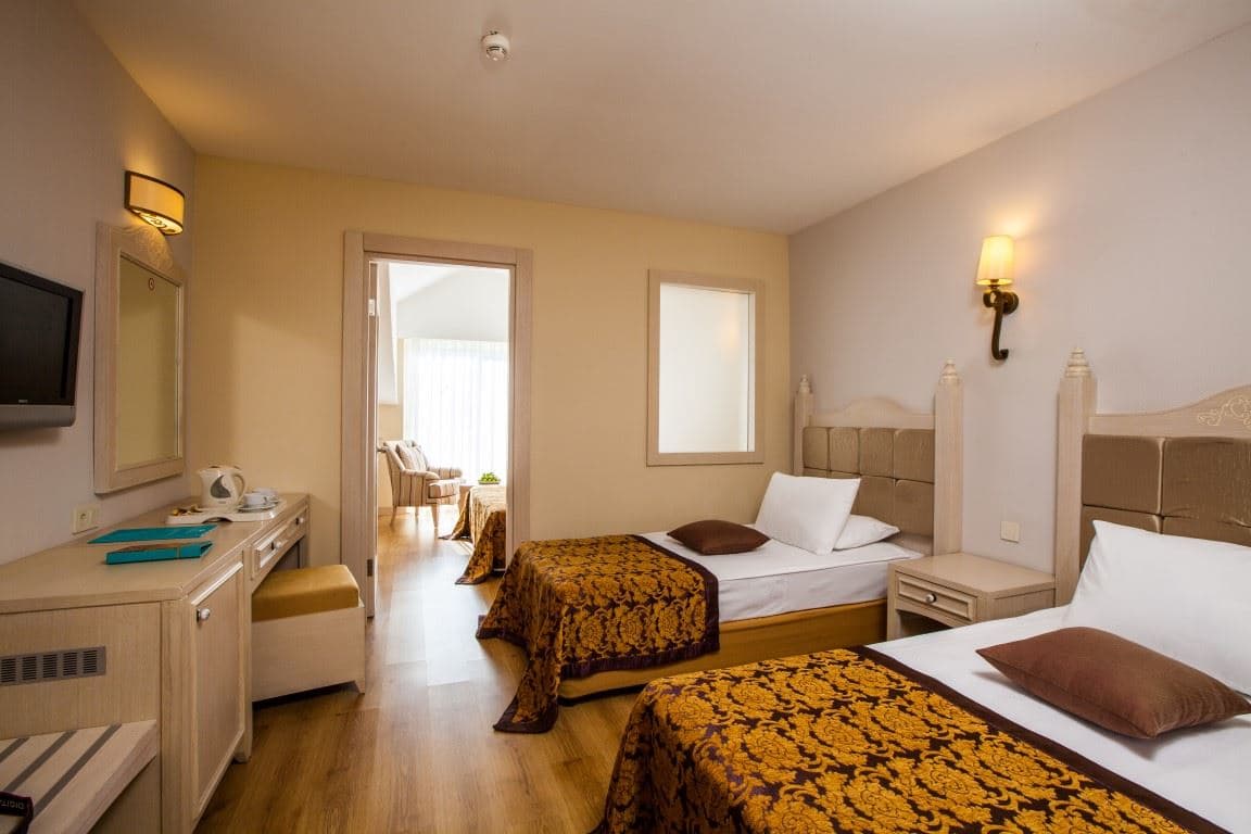 rooms-family-room