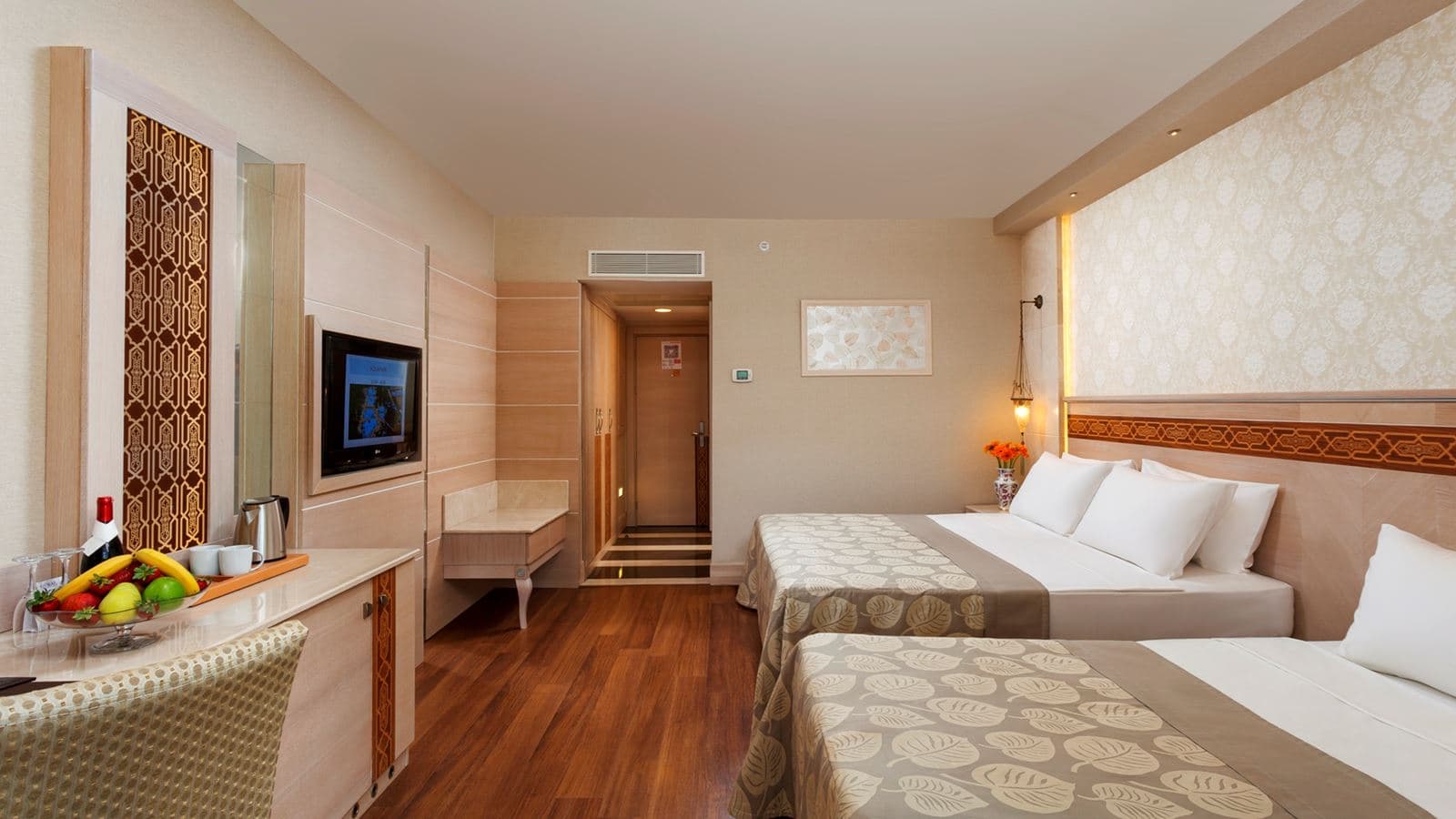 rooms-deluxe-room