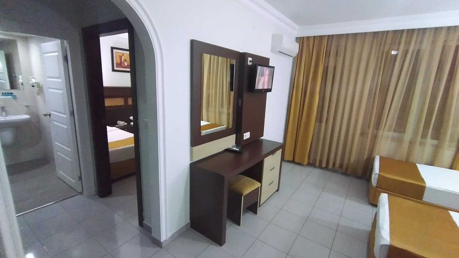 rooms-family-room