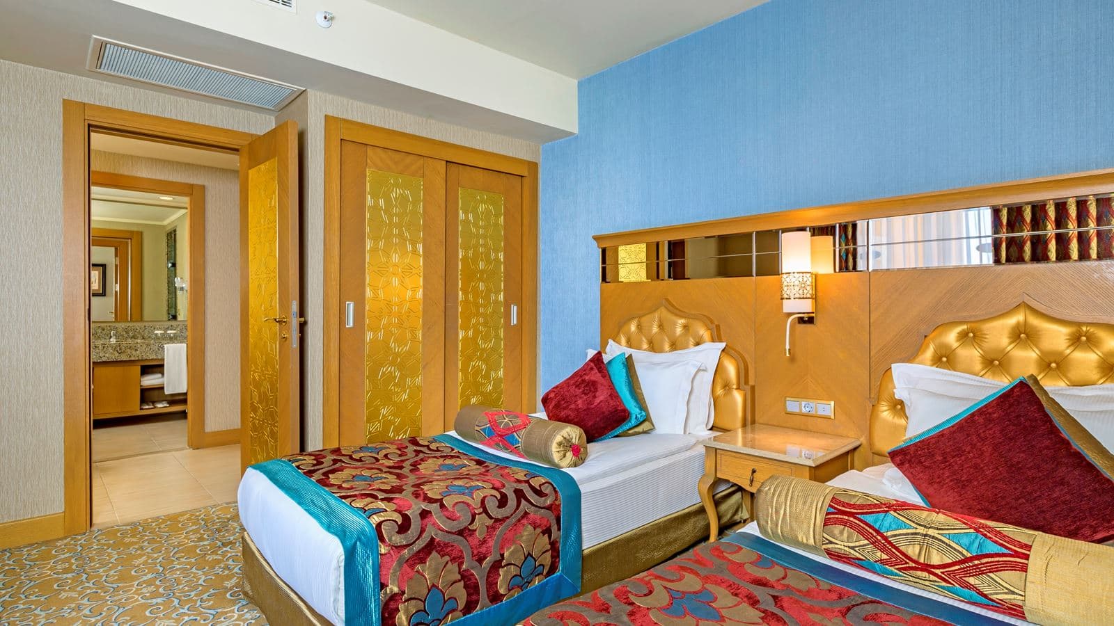 rooms-family-room