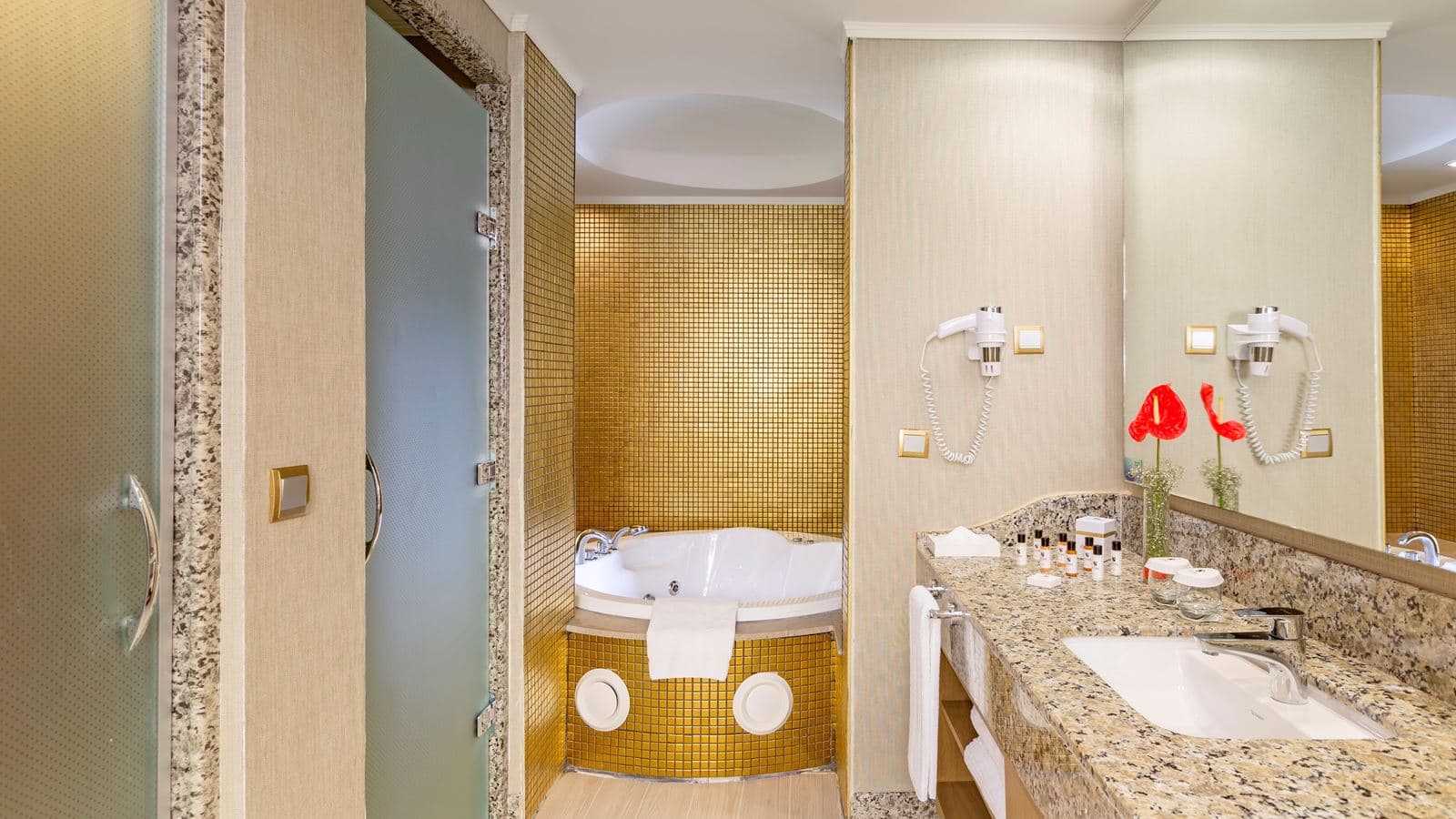 rooms-deluxe-suite