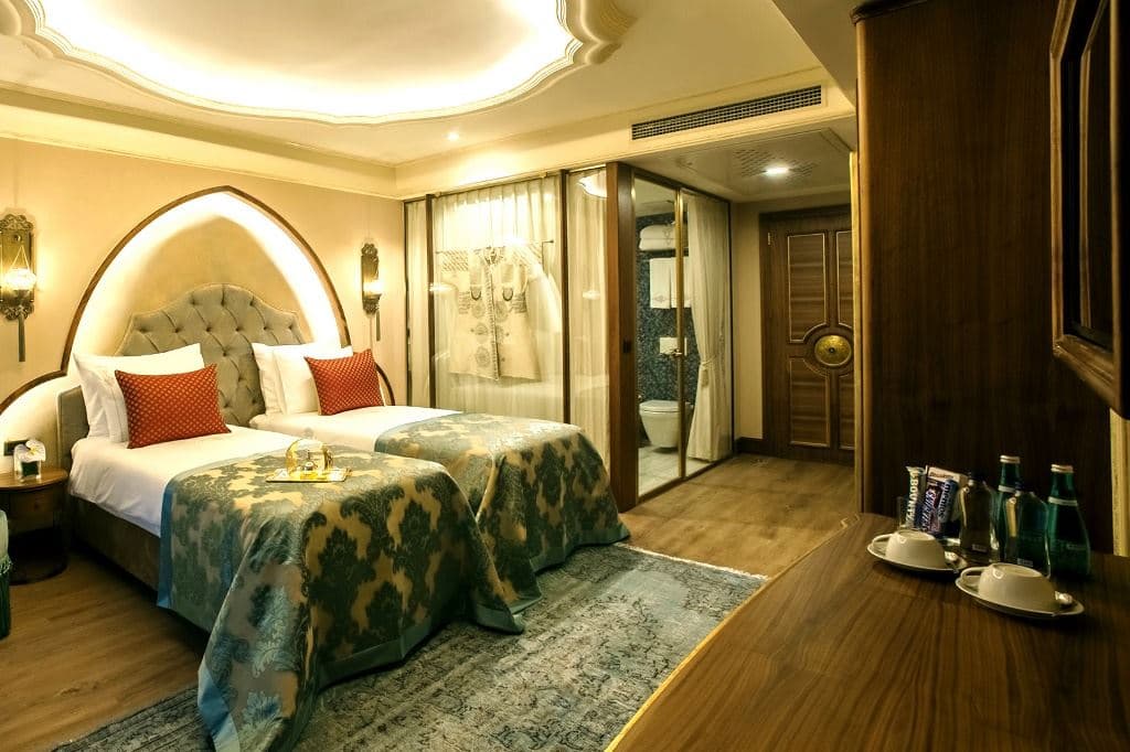 rooms-deluxe-room