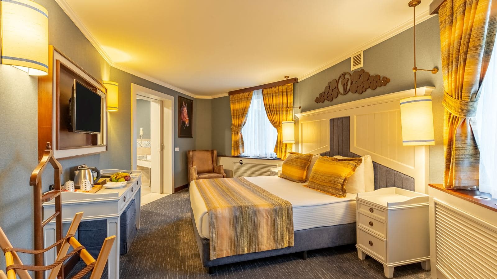 rooms-king-suit