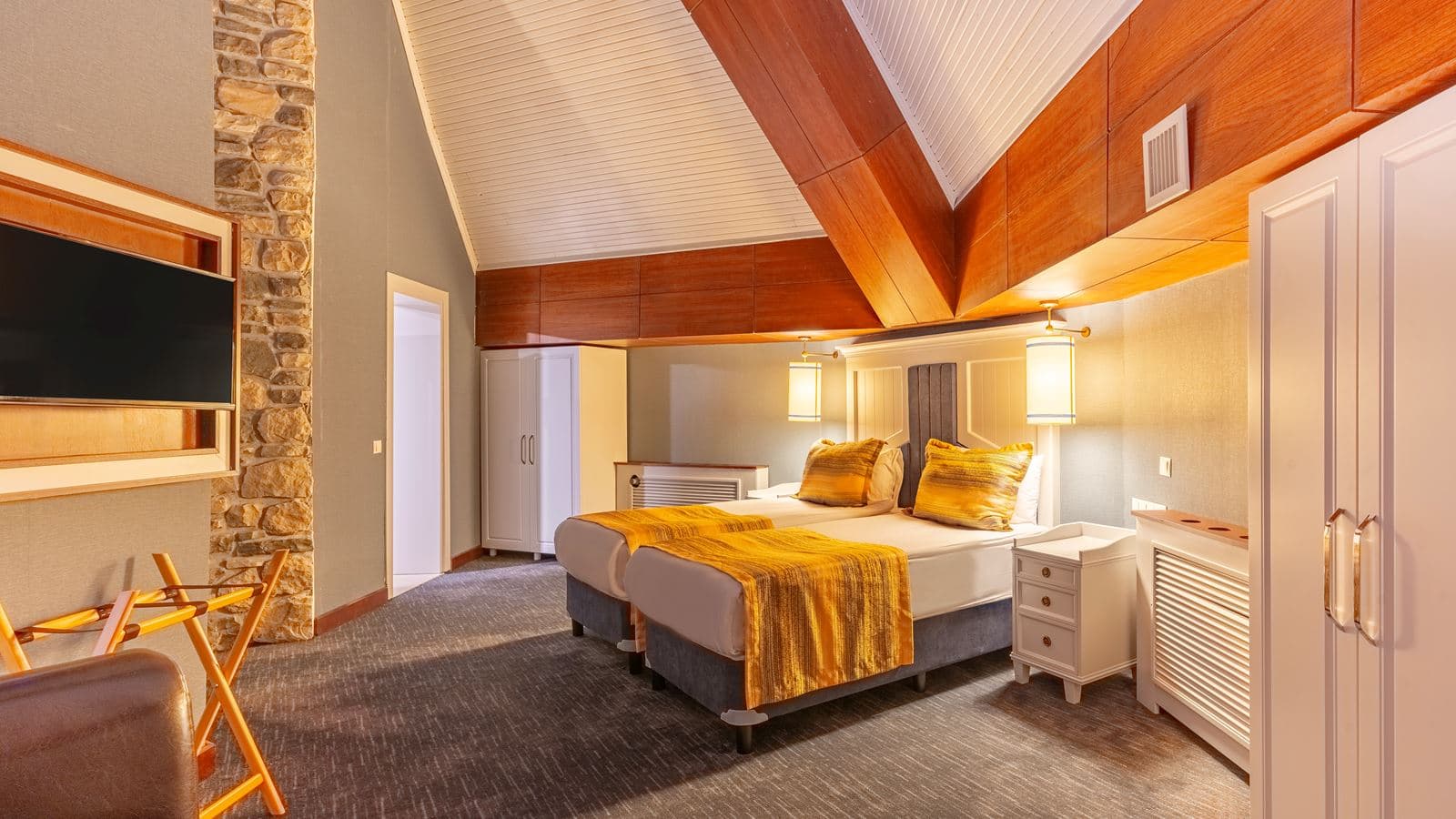 rooms-king-suit