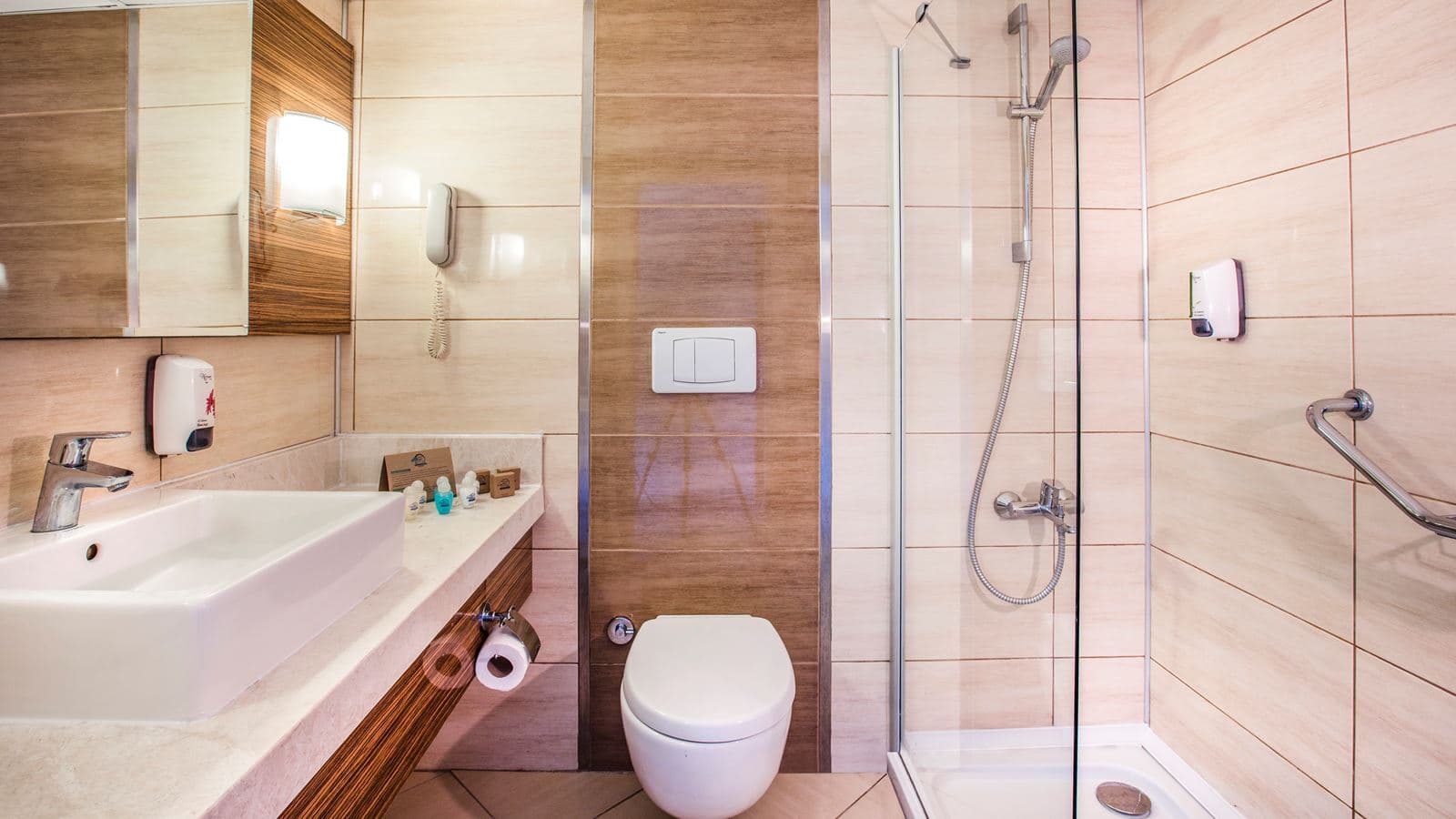 rooms-standard-room