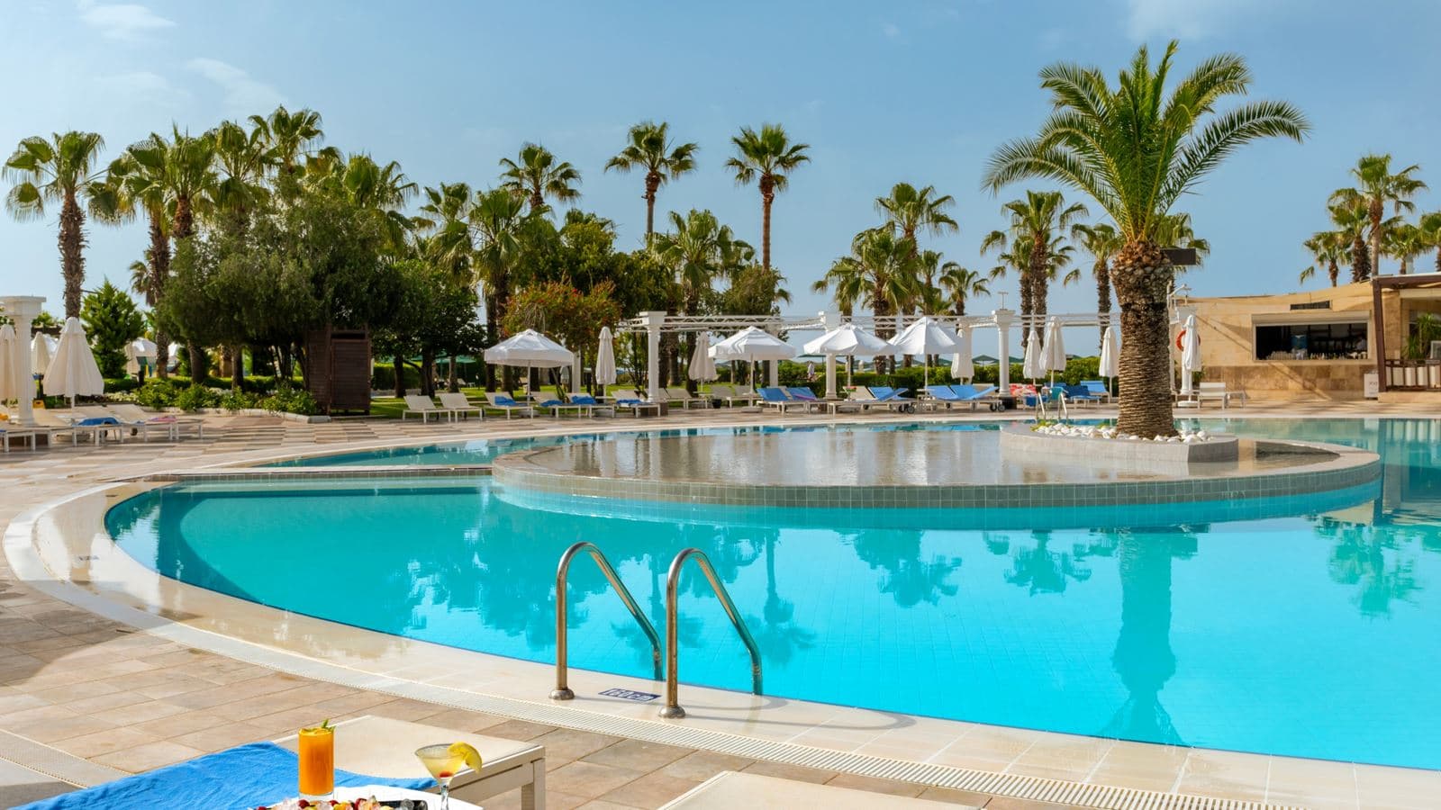 pools-outdoor-pool