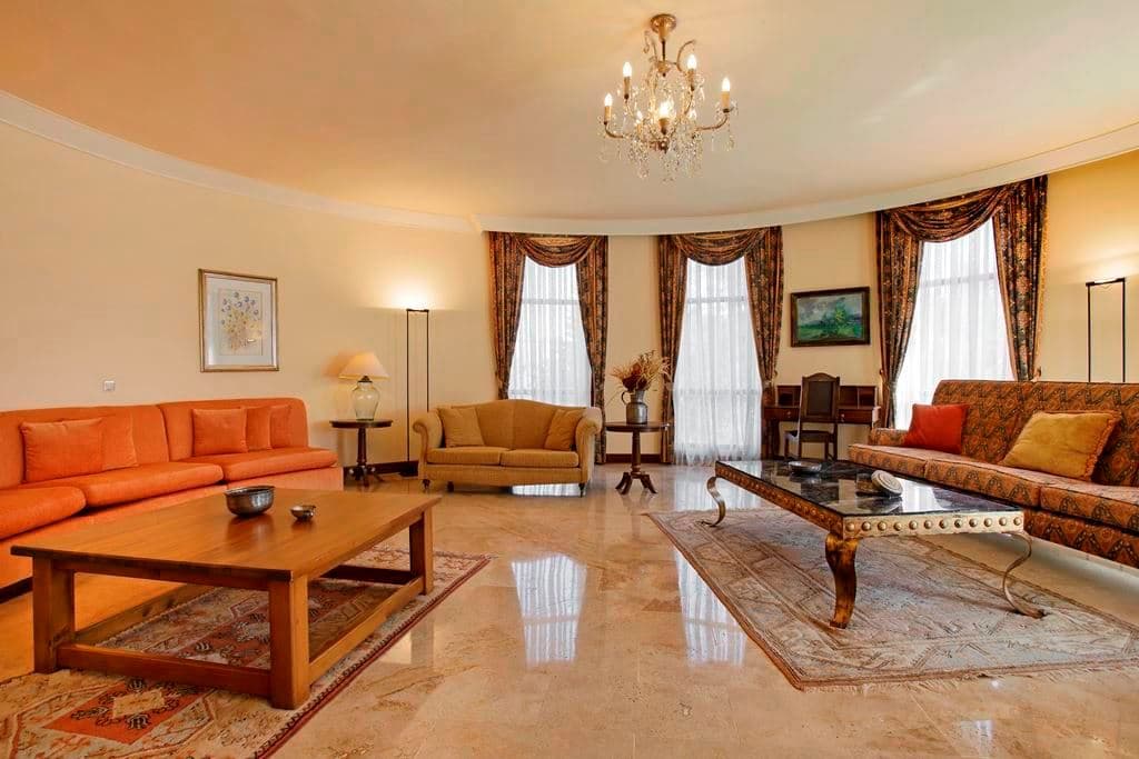 rooms-premium-suit
